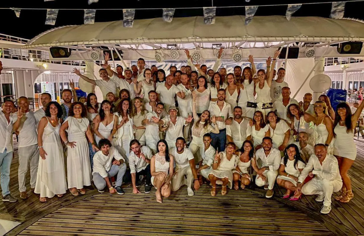 Crociere per single: come funzionano? Guida completa | Vamonos Vacanze